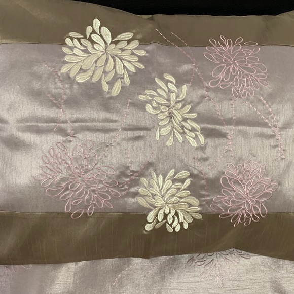 Like new 4 pc Double / Full Duvet cover set - Picture 2 of 5